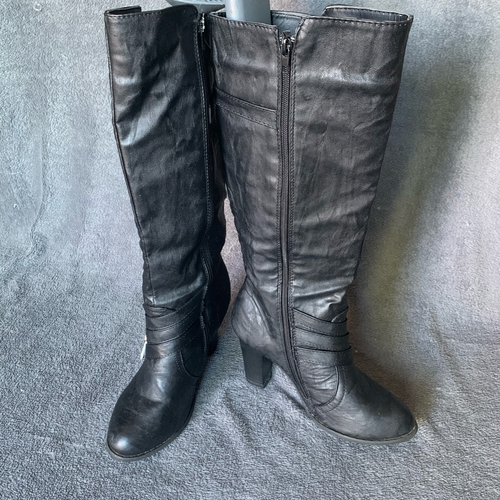Knee High Zip-Up Fuax Leather Heeled Boot